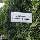 17_21512  Ein schmiedeeisernes Schild weist auf das Standesamt Hamburg Bergedorf hin. www.hamburg-fotograf.com