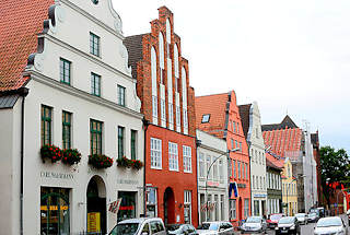 4412 Historische Wohn- und Geschäftshäuser in Wismar.
