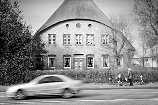 6025 Wohnhaus mit Reetdach / Elmshorn. 